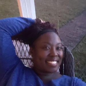 Meet your Posher, Mia